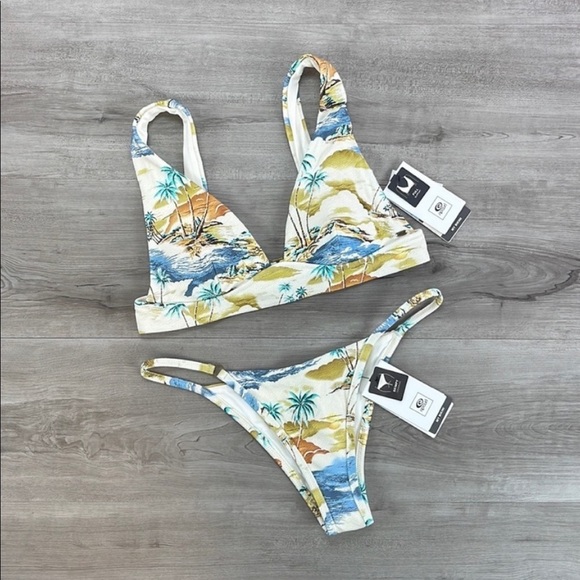 ☀️RIP CURL☀️ POSTCARDS DEEP V TOP POSTCARDS SKIMPY PANT BIKINI SET - Picture 3 of 17